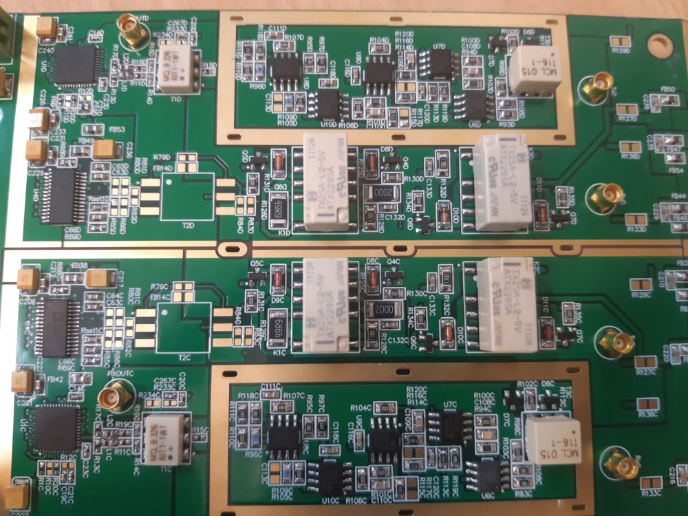 مونتاژ برد الکترونیکی با دستگاه اتوماتیک - دستی