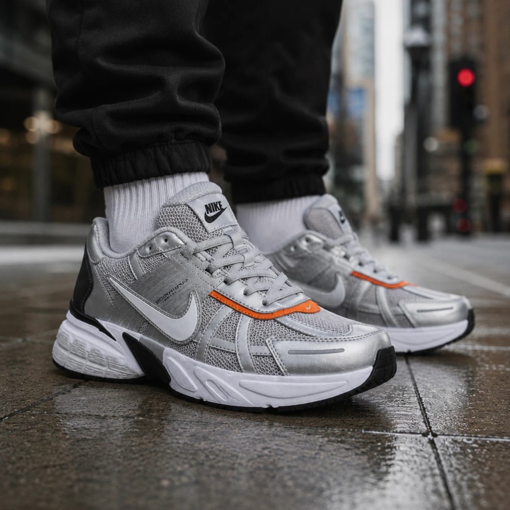 کفش ورزشی نایک وی تو کی ران NIKE V2K RUN ( در 4 رنگ بندی )